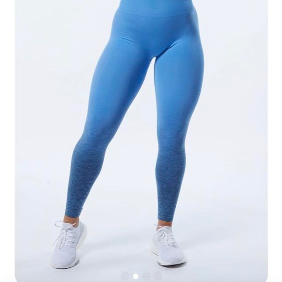 Alphalete Blue Moon Ombre  Scrunch Booty Amplify leggings - Picture 1 of 4